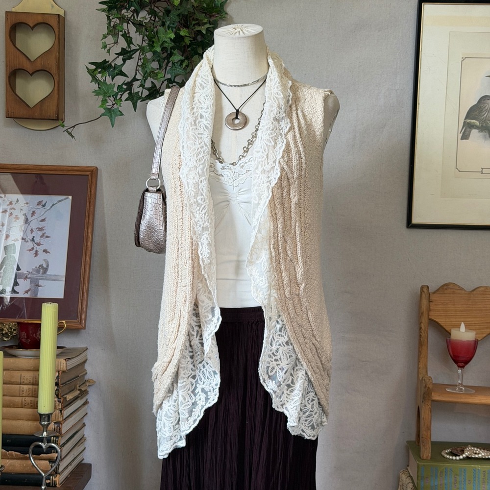 Cream Lace Trim Cable Knit Vest Cardigan Boho XS/S Whimsy Twee Chunky Layering